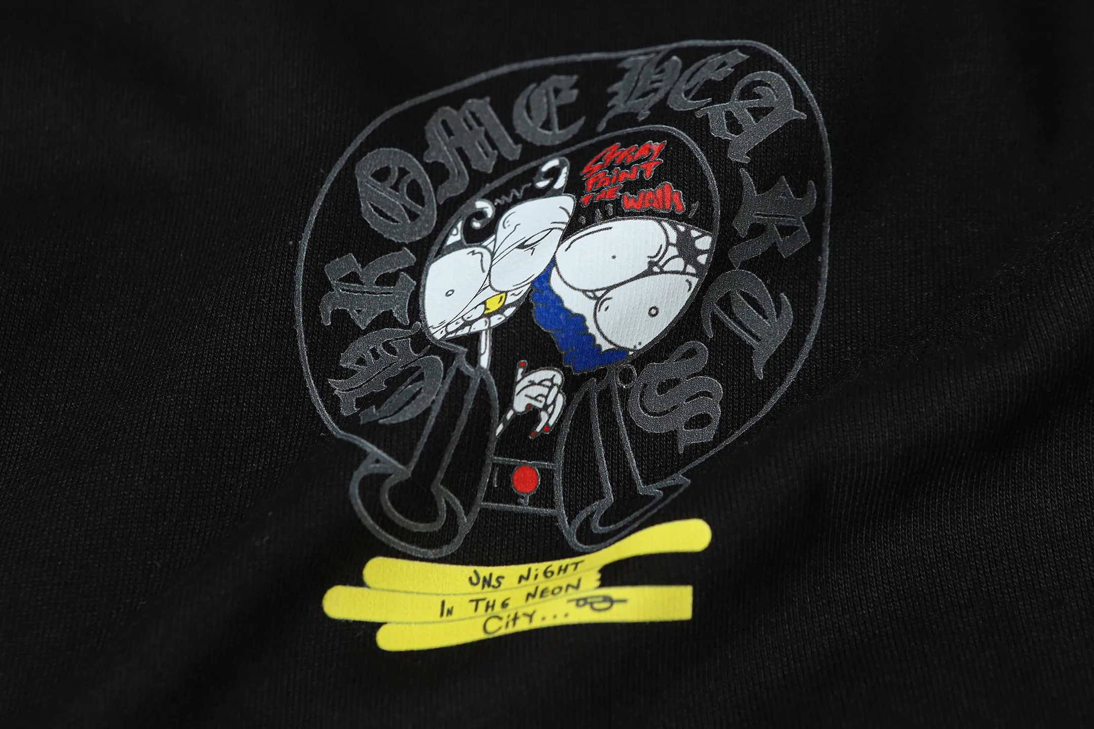 P150 Chrome Hearts CH Chrome Hearts colorful horseshoe Sanskrit city limited letter printed short-sleeved T-shirt Printed with direct injection imported machine Hardware and accessories are all milled and customized Correctly configured Black 2025 Chrome Hearts authentic packaging 260 grams of custom-dyed double yarn cotton Large version Loose and stylish Different from low version slim and long version The upper body stretches the hips 100% commitment: top quality Not fast food The highest version on the market Top quality - different from the ordinary versions on the market If you care about quality, you should also respect the price. Absolutely 0 after-sales service and 0 return rate so far. It’s hard not to love the style - 260g double yarn cotton custom dyed fabric - Correct high-density main mark, washed tag, hand-sewn